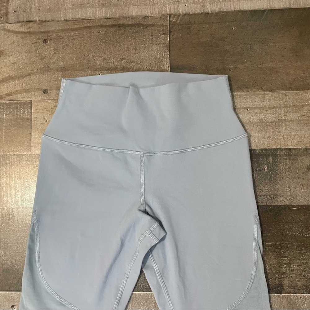 Alo Yoga Coast Capri Leggings High Waist Mesh Cropped Women’s size S Blue Haze - Picture 5 of 12
